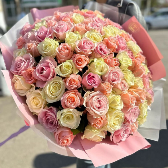 101 Роза радужный микс  в Алуште