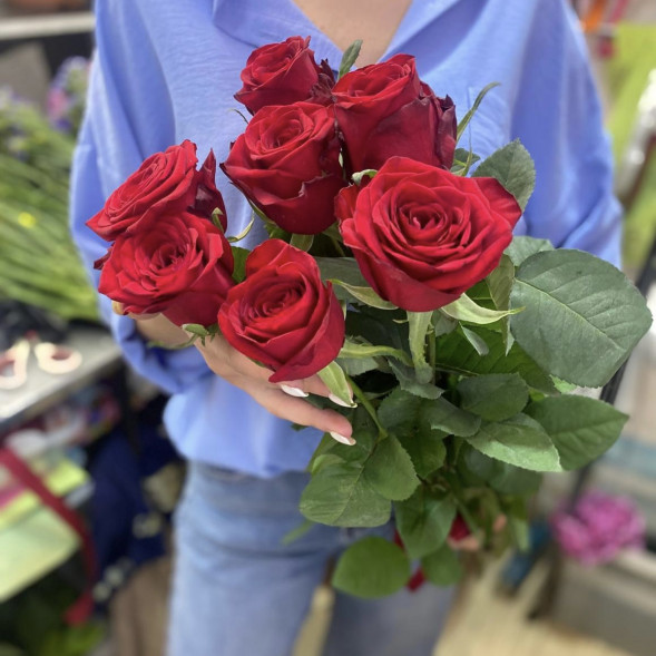 Букет 7 красных роз в Алуште