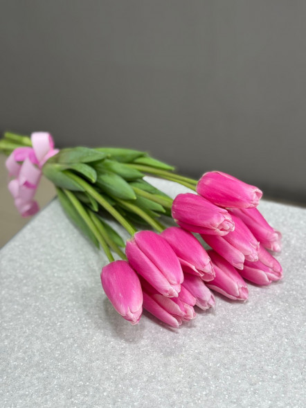 11 розовых тюльпанов в Алуште
