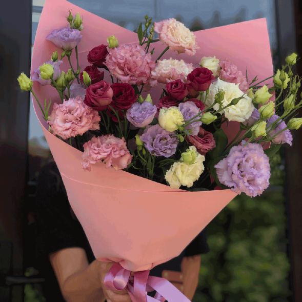 Букет 7 ярких эустом в Алуште