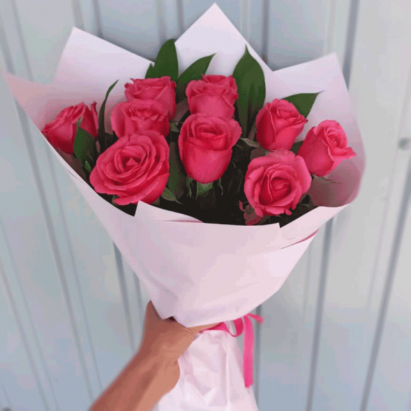 Букет 11 розовых роз в Алуште