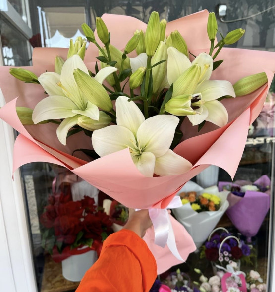 Букет из 3 лилий - Мелодия любви в Алуште