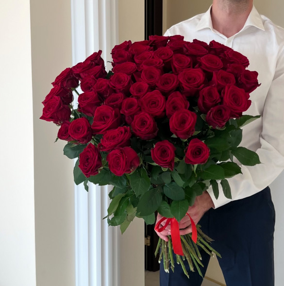 51 красная роза в Алуште
