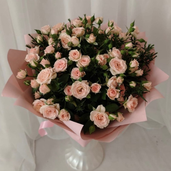 Букет из кустовых роз «Крем-брюле»  в Алуште