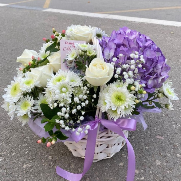 Композиция в корзине «Фиолетовый рай» в Алуште